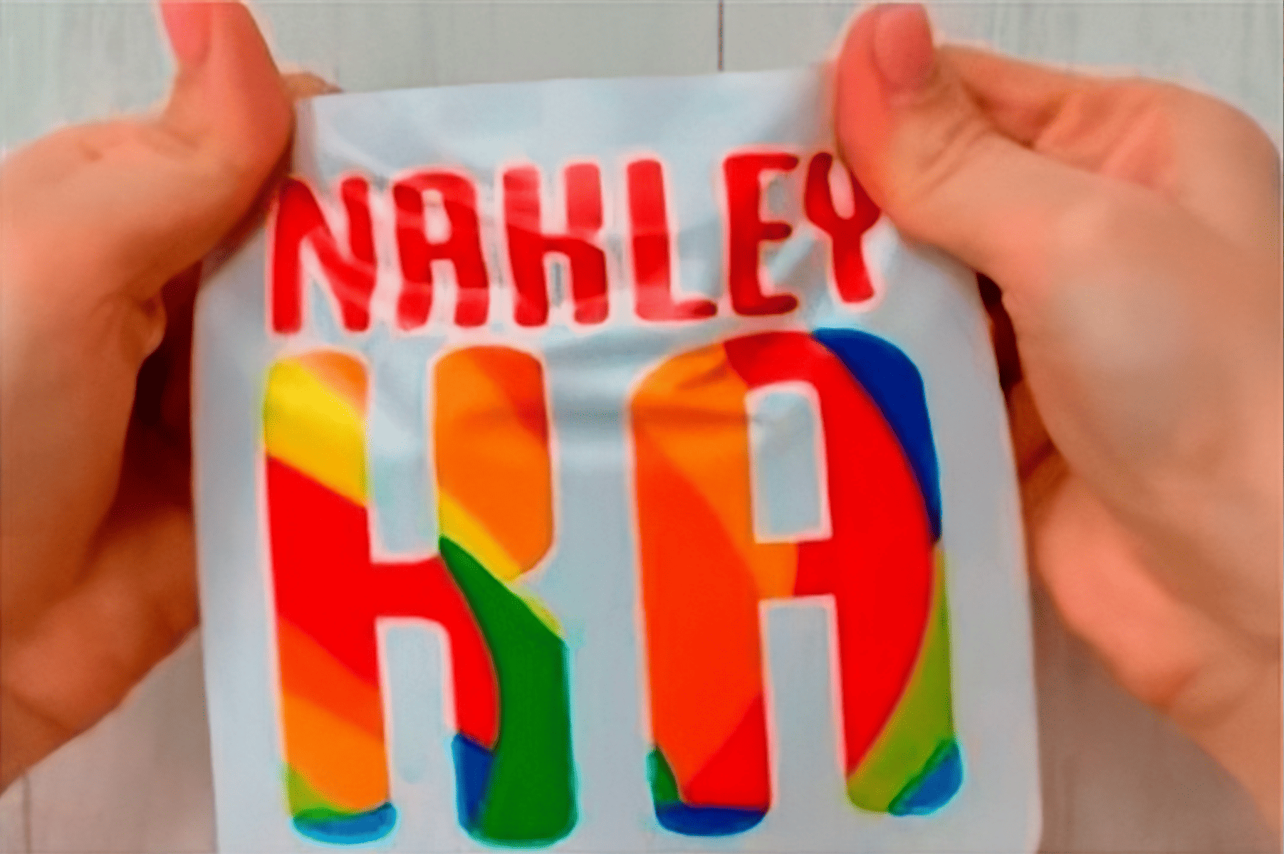 Наклейка из белого винила