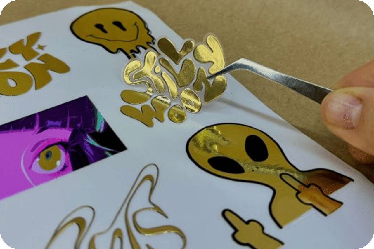 Печать золотых наклеек