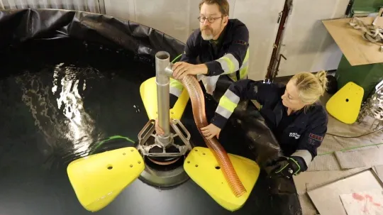 Компактный плавающий скиммер нефти