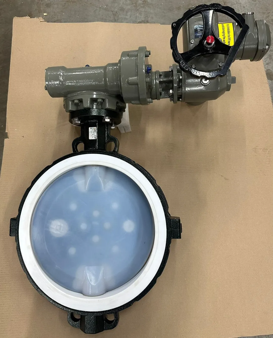 Затвор ЗПХ 400.10.1.1 Ду400 Ру10 (корпус - ст. 25Л, манжета - фторопласт PTFE, диск - ст.CF8 + фторопласт FEP) ТУ 24.14.13-001-72697455-2022
Управление: электрический привод AOX-M-007+YZ-2J-SD время срабатывания 12 секунд/90° 380В/IP65