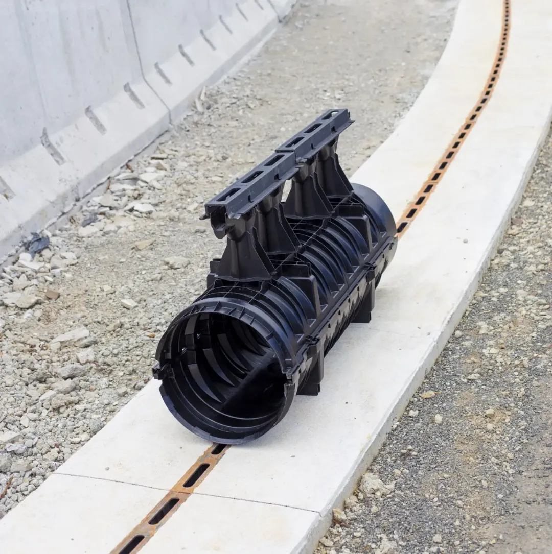 Пластиковый дождеприемный канал