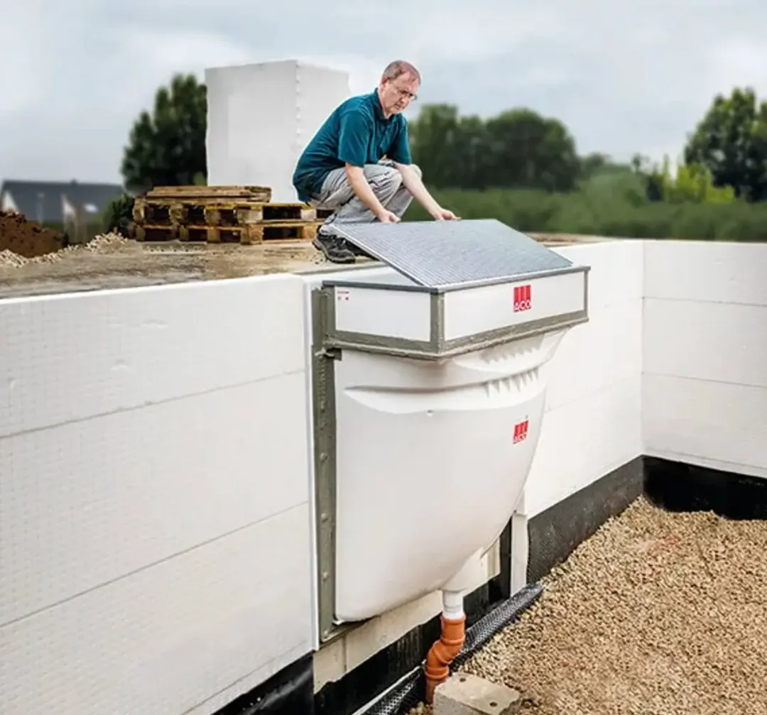 Окно в подвале