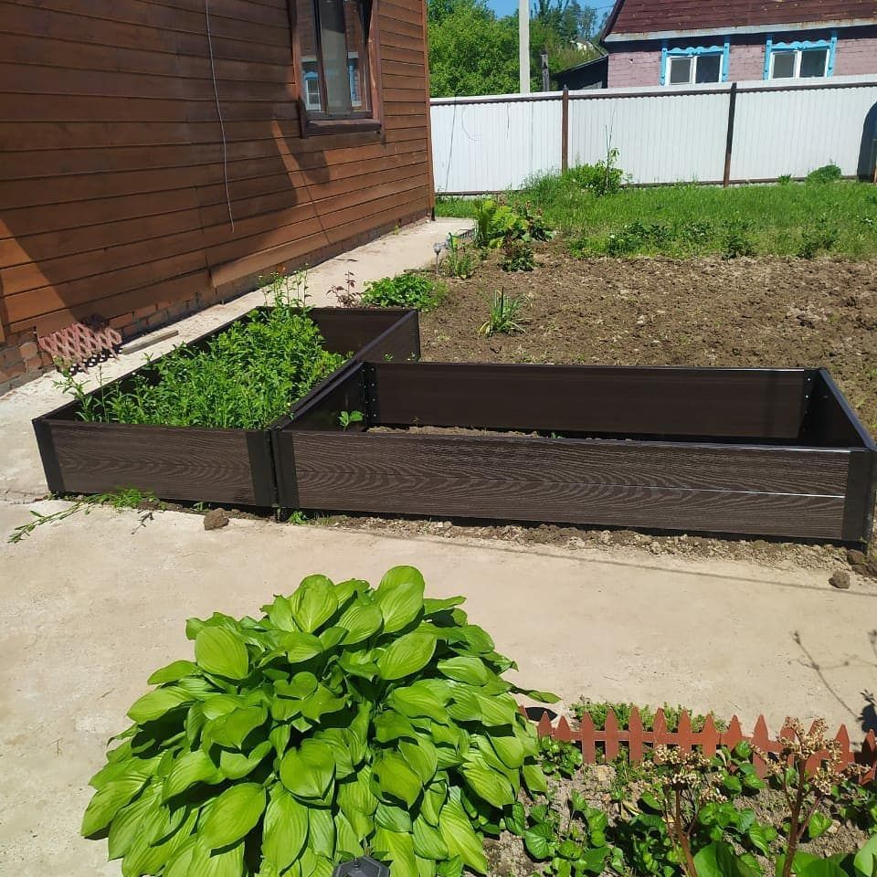 Высокие теплые грядки из композита 30 см в ландшафтном дизайне Алматы