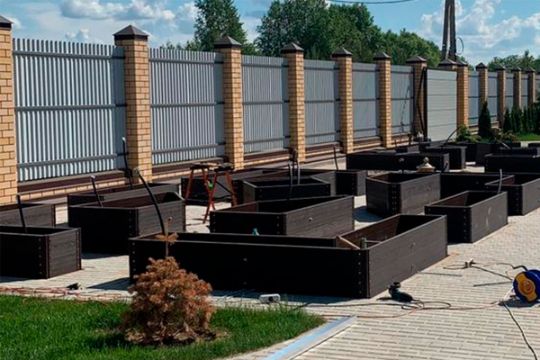 Долговечные теплые грядки из ДПК GreenDecks для дачи и огорода фото