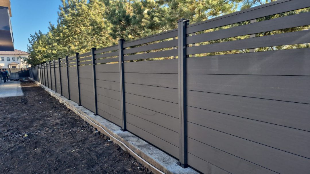 Глухой забор антрацит