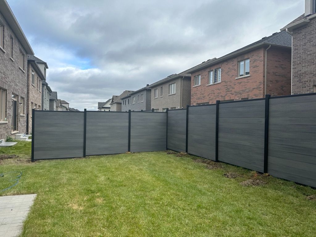 Глухой забор графит