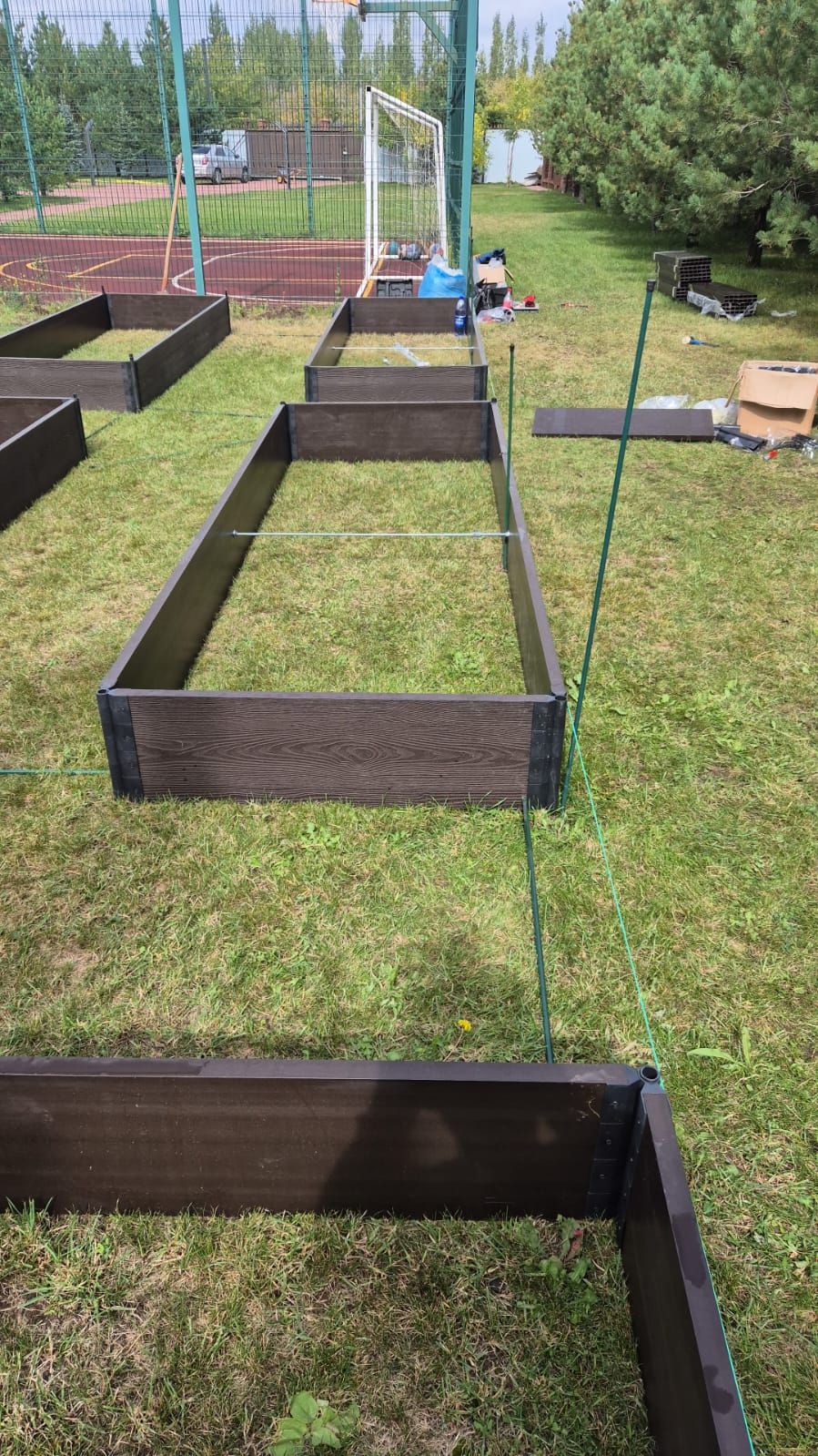 Сборная грядка из ДПК для выращивания овощей и ягод на участке