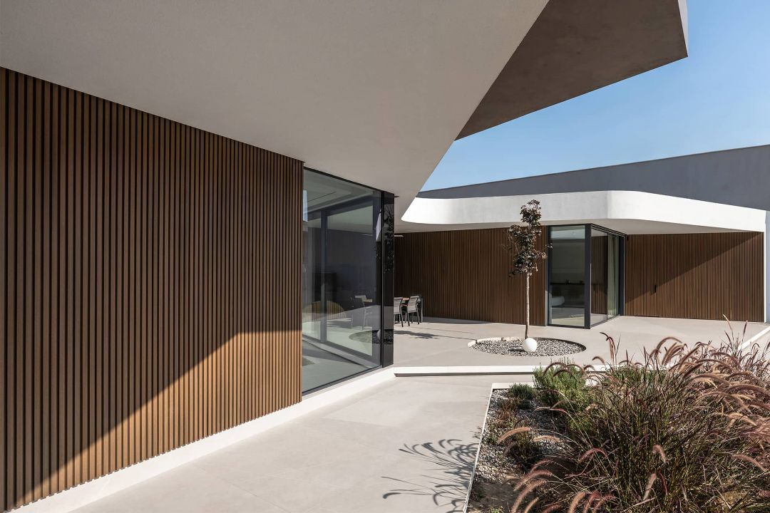 Фасадная панель реечная 